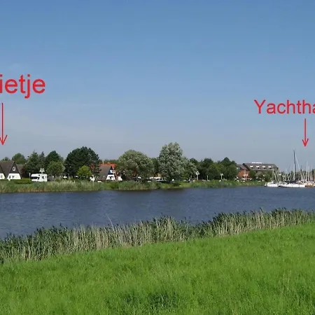 Grietje I Rotes Haus Links Holiday home *